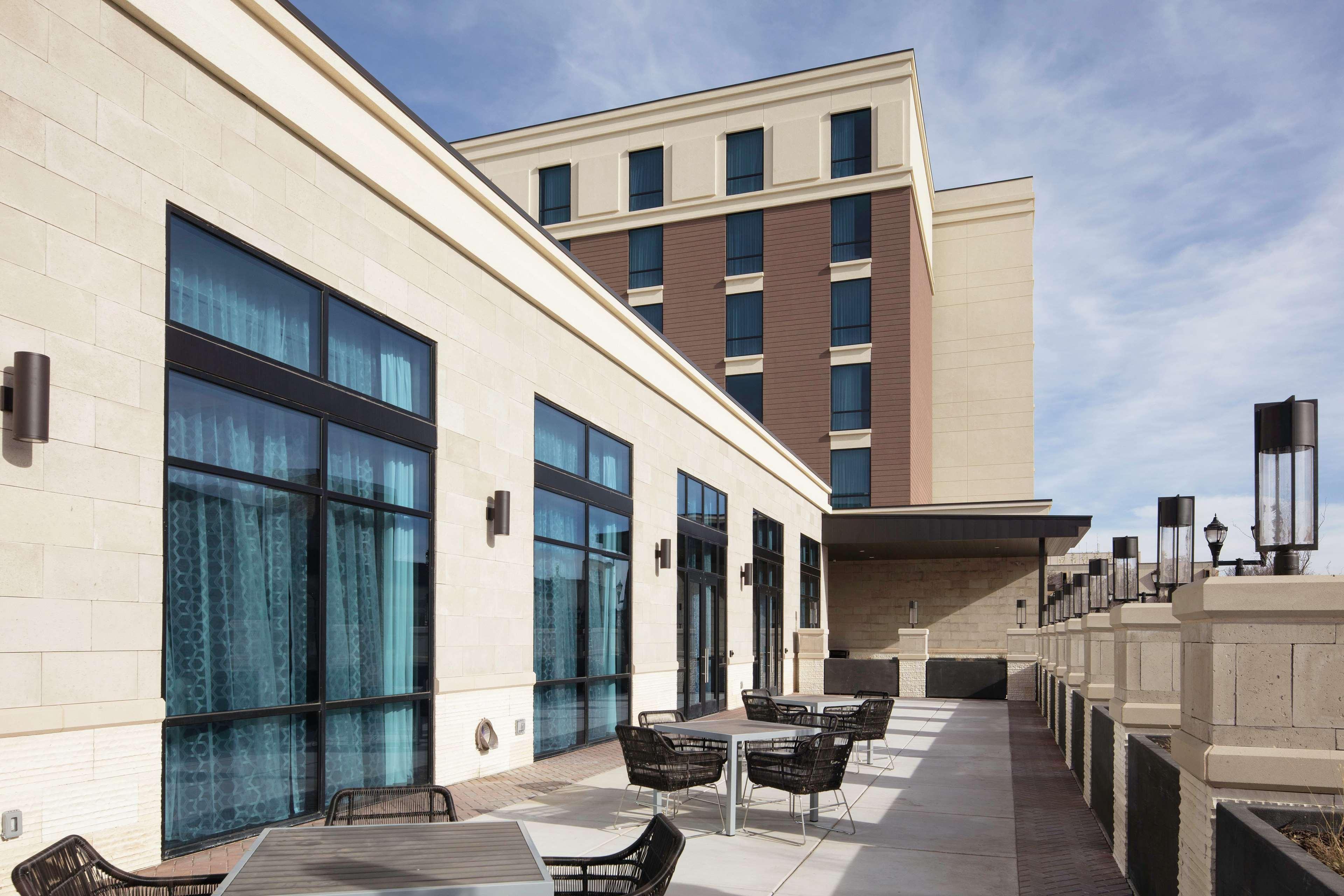 Embassy Suites Amarillo Downtown Exterior photo